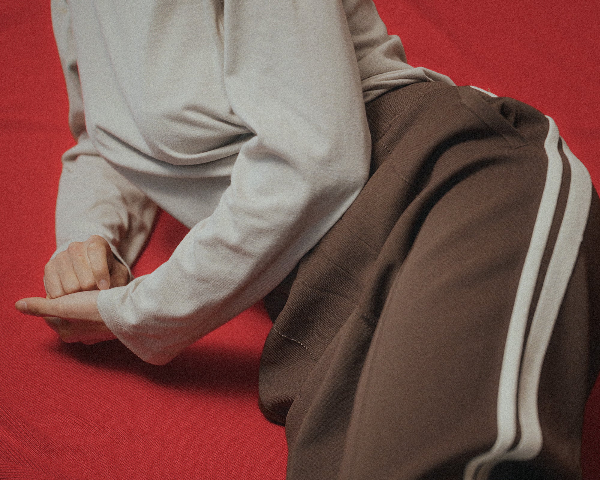 wool blanket — tulip red